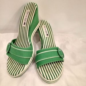 AMERICAN EAGLE Green Stripd Mules Sz 7.5